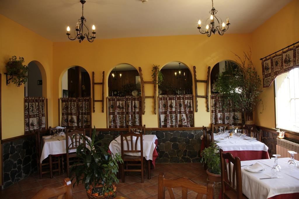Hostal Restaurante Alto Rey Arroyo de las Fraguas Buitenkant foto