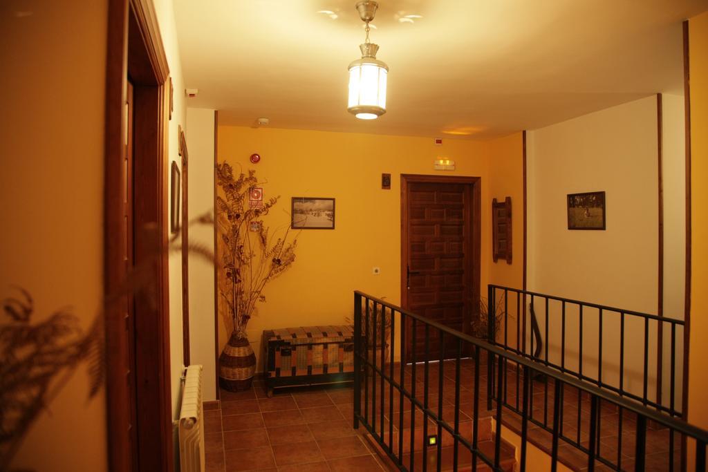 Hostal Restaurante Alto Rey Arroyo de las Fraguas Buitenkant foto