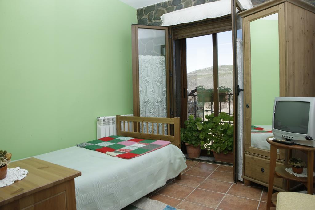 Hostal Restaurante Alto Rey Arroyo de las Fraguas Buitenkant foto